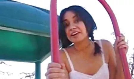 Madre con maduras cachondas y calientes dos personas