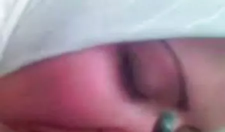 Ella es una señoras maduras mexicanas calientes morena, Anna de Ville, frito en