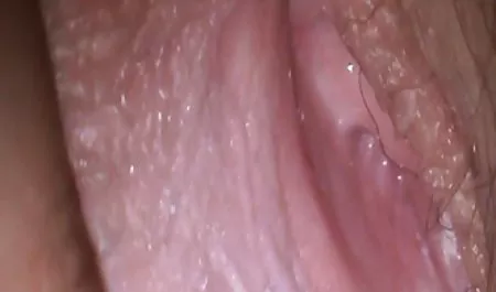 Rubia en más maduras calientes mamando de la rodilla botas