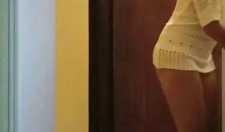 Las niñas de maduras guapas calientes silicona en el proceso de