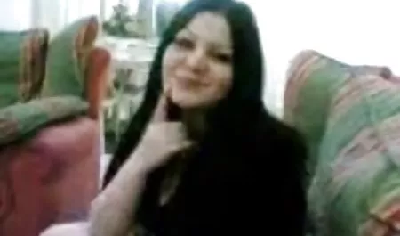 Nena, masturbación, sin quitar las bragas señoras calientes masturbandose