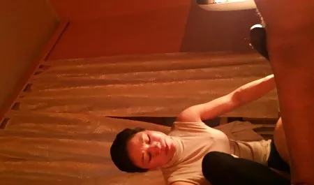 Me quitó mi ropa maduras calientes con jovenes y escuchar con dos vibradores