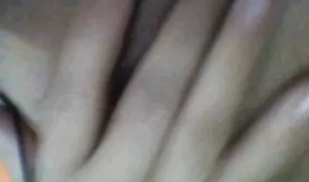 Ella ama el videos xxx de viejas calientes disfraz, descansando después de un paseo