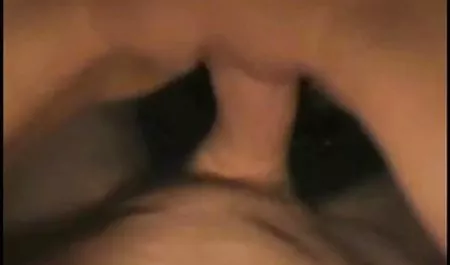 Él es el pelo castaño, feliz maduras ricas calientes miembro de diversos ambientales,