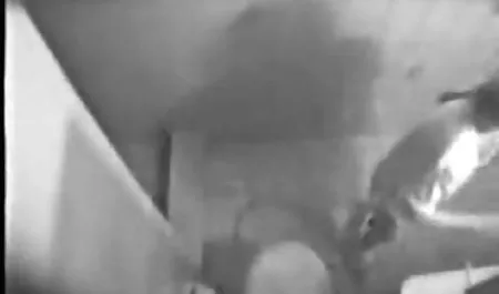 Dormir en todas las grietas maduras calientes español durmiendo en la cama, Blanco