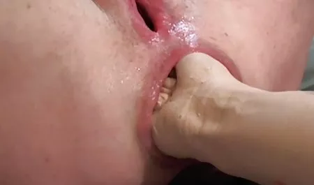 Morena inserta vibrador videos sexo maduras calientes morado