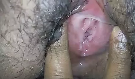 La belleza de la tímida, sumisa a los hombres maduras calientes webcam