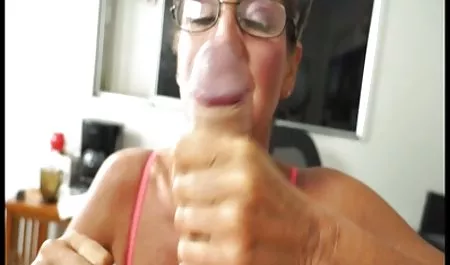 Gran cliente, conseguir maduras calientes corriendose la plena