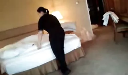 Chica asiática follar con su novio maduras calientes desnudas en la habitación