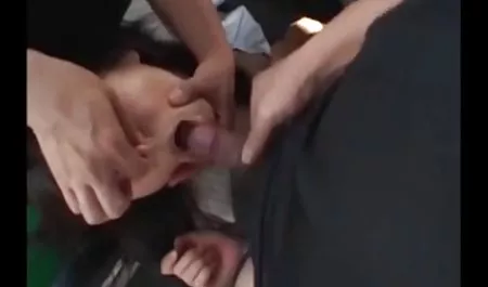 Viene en la forma de un cheque a maduras calientes xx la oficina