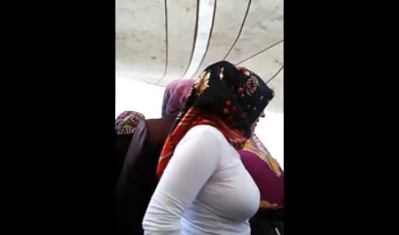 Masaje hermosa morena con la cara extremos viejas maduras calientes