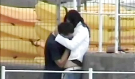 Masaje madura colombiana caliente erótico de la punta de los dedos hacia el útero