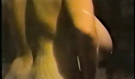 Rubia videos señoras calientes que sabe todo sobre el sexo.
